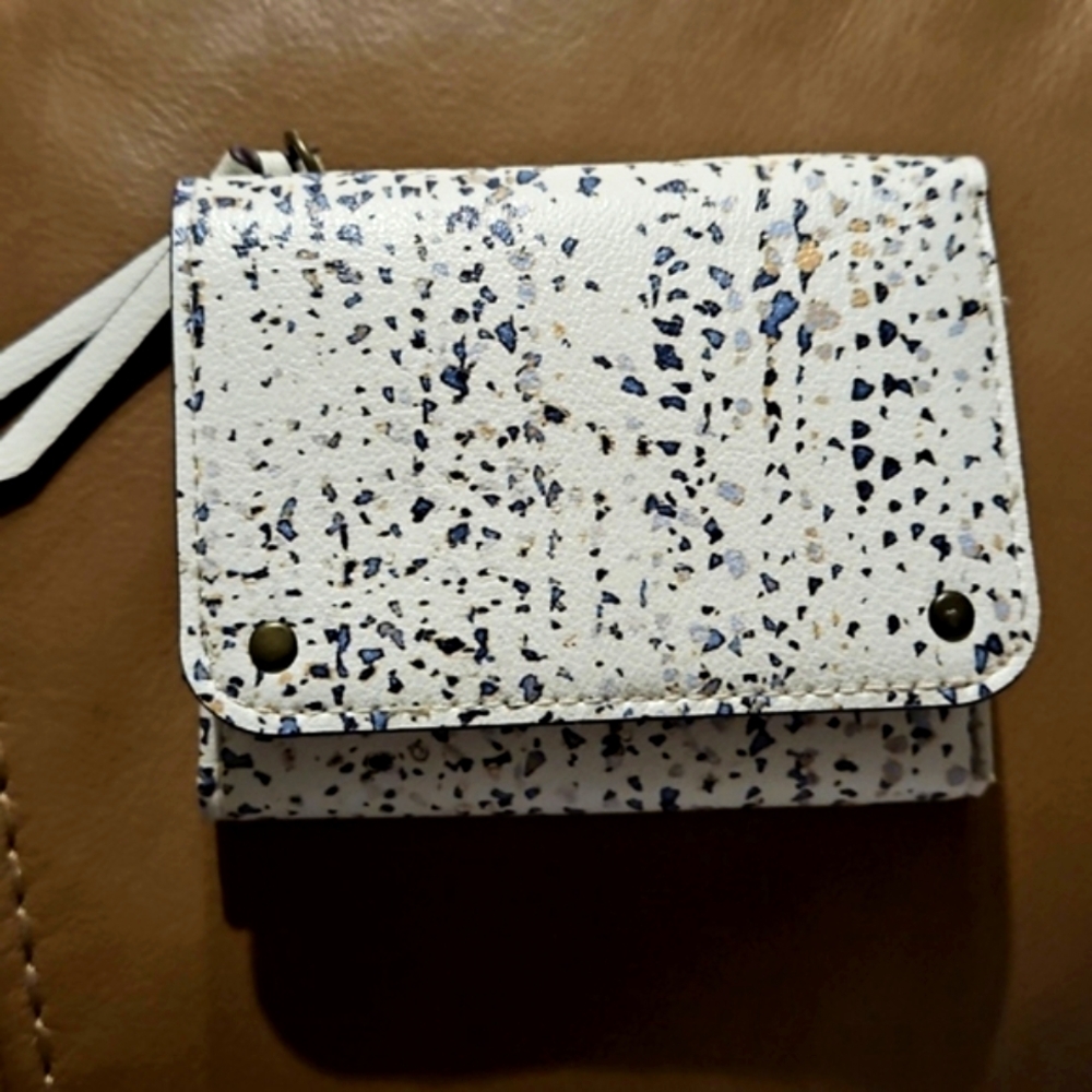 SafeKeeper Speckled White and Blue Trifold Wallet. Like New